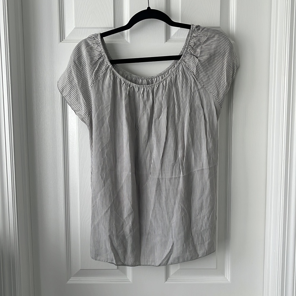 Floral Stitched Spring Blouse - Picture 4 of 4